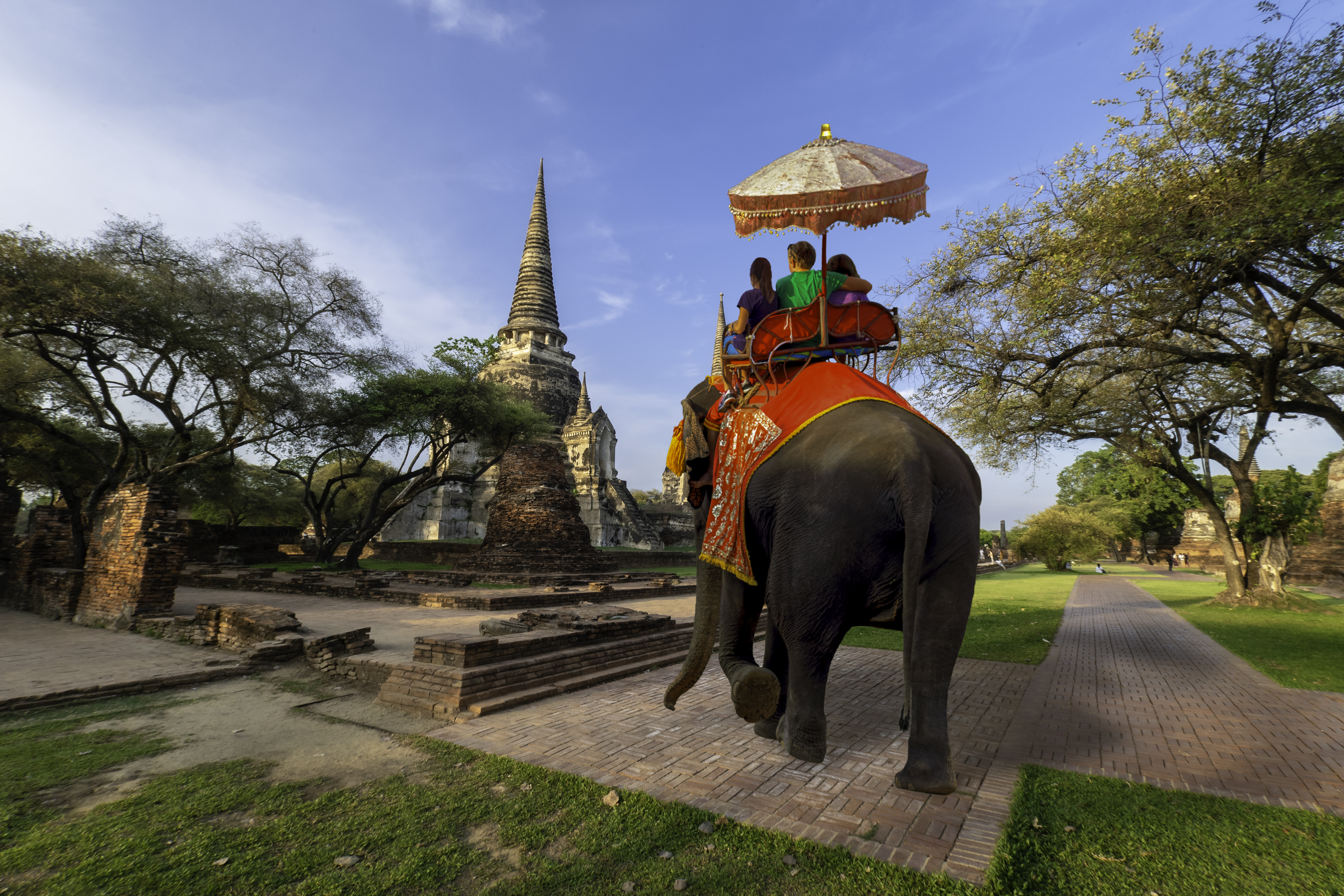 อยุธยา: ย้อนรอยราชธานีเก่า